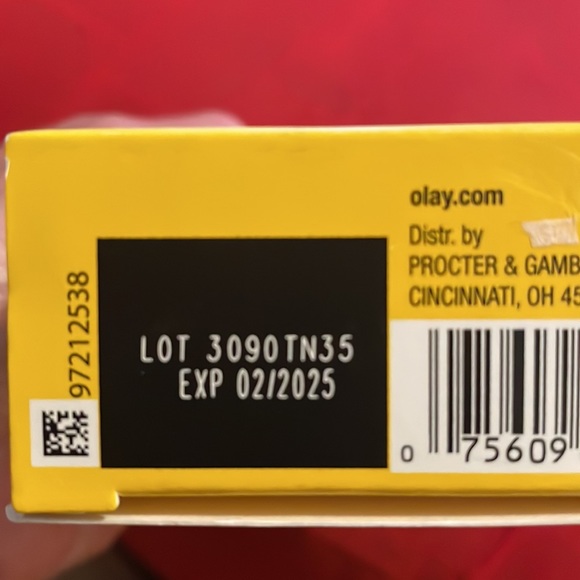 Olay Complete Daily Moisturizer for Normal Skin, NEW!SPF 15, 4 Fl Oz. EXP 2/25 - Picture 11 of 12